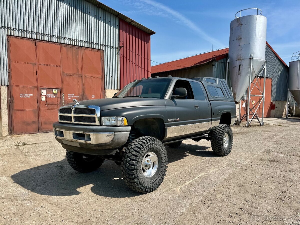 Dodge Ram 1500 V8 5,9 4x4