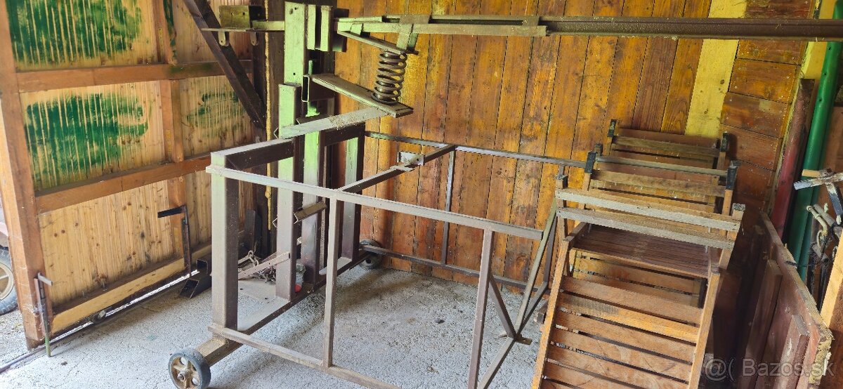 Doma vyrobena kalacka na drevo s pomocnou pruzinou - 3