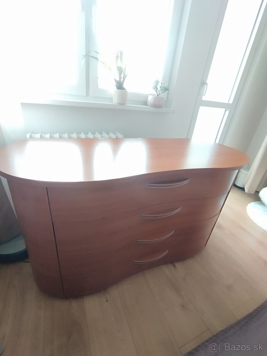 Komoda z kvalitného dreva - 3