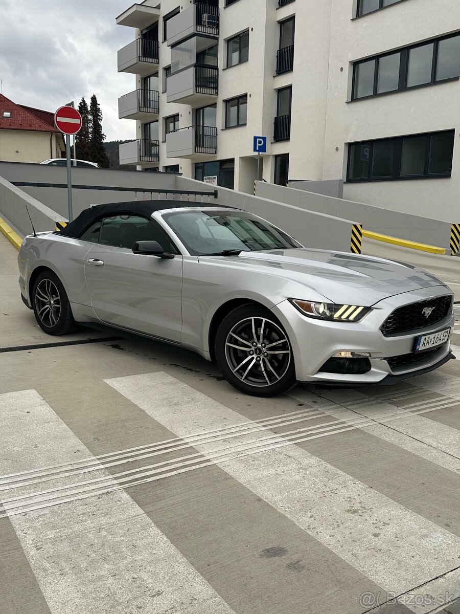 Ford Mustang cabrio 2.3 Ecoboost Automat,Kamera,Nové pneu - 3