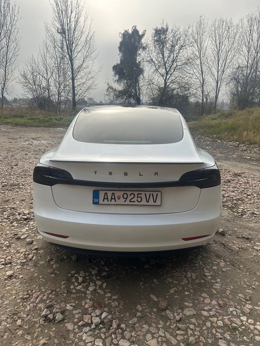 Tesla Model 3 Performance, 8/2023, AMD Ryzen - 3