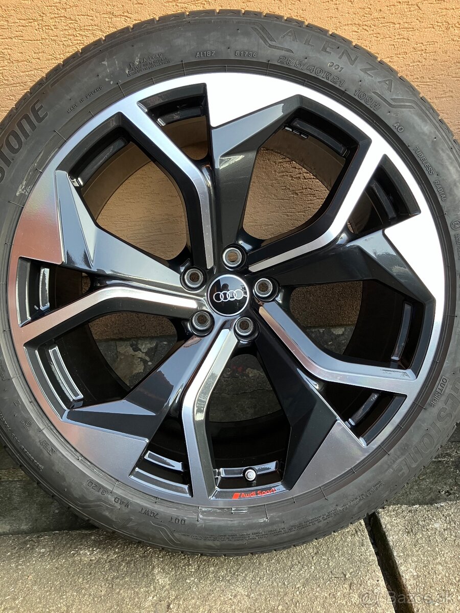 Letná sada Audi Q8 E-Tron - 3