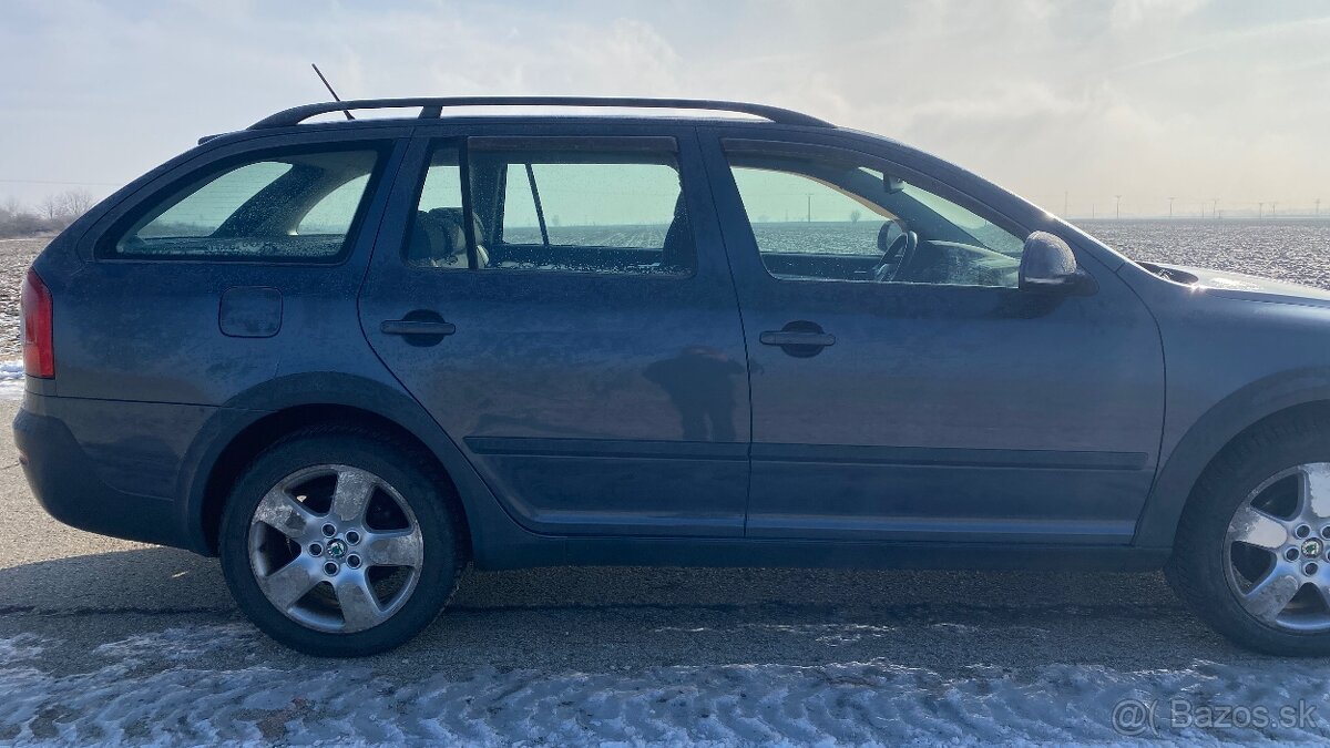 Škoda Octavia scout 2,0 TDI 4x4 - 3