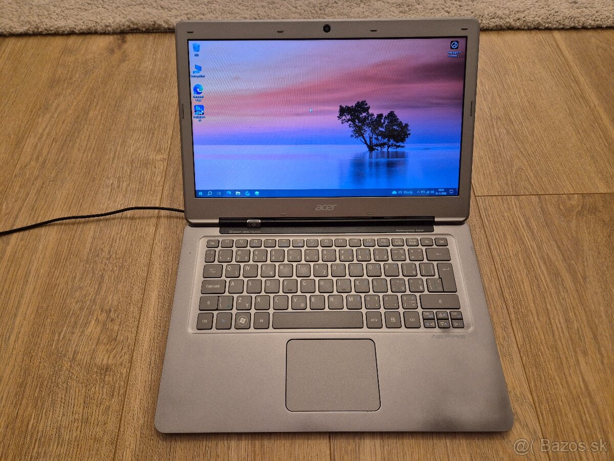 Predám notebook Acer S3-951 - 13.3" - 3