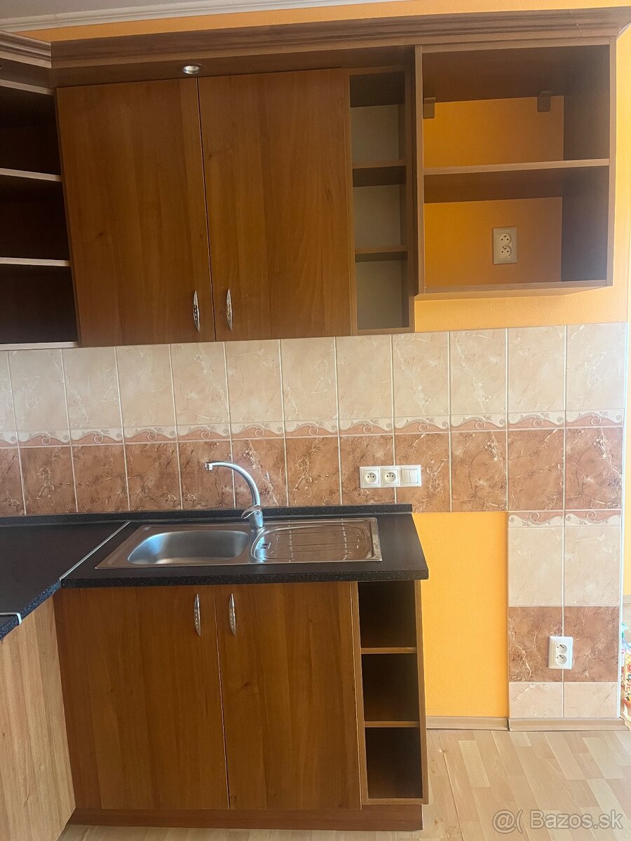 Kuchynska linka cela - 3