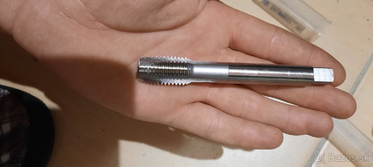 ZÁVITNÍK M16- HSSCO5 - 3