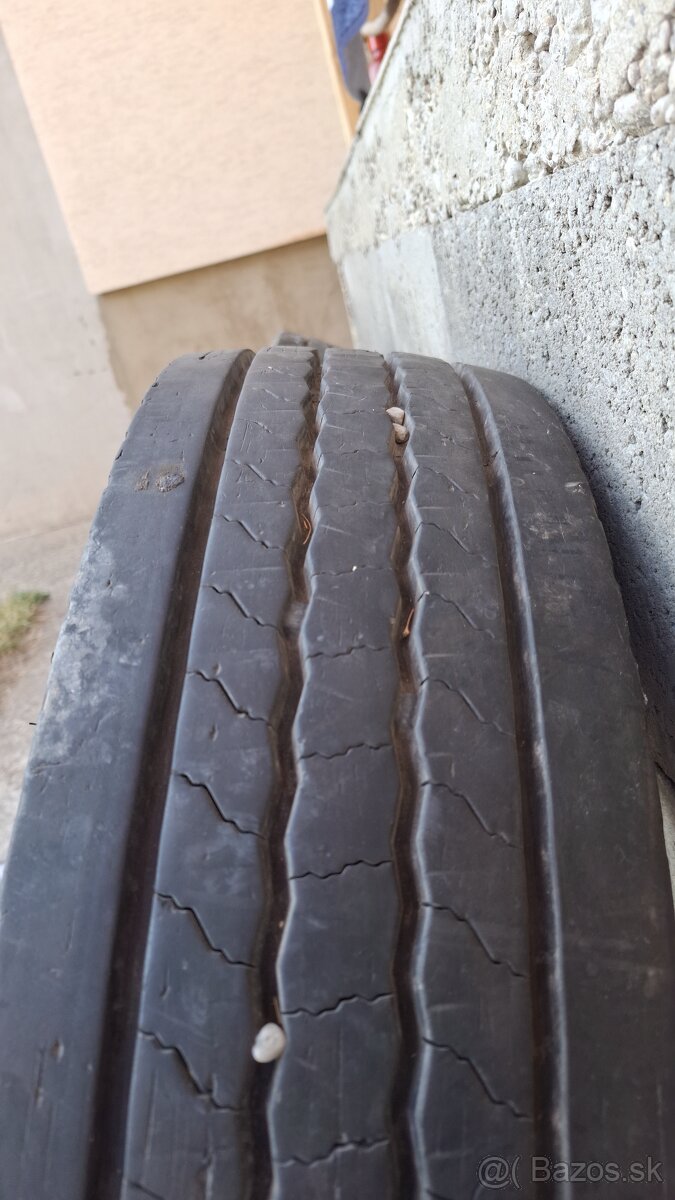 Pneu Hankook 205/75R17,5 - 3