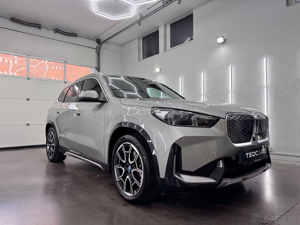 / REZERVOVANÉ / BMW iX1 xDrive E30 X-LINE INDIVIDUAL - 3