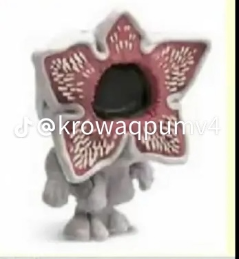 Stranger things kinder joy - 3