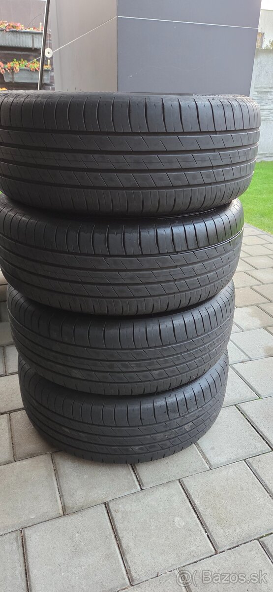 Goodyear Efficientgrip Performance 215/55 R17 - 3