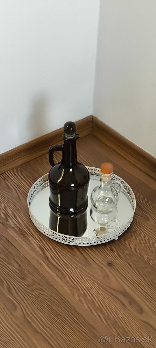 Predám moderný štýlový zrkadlový podnos + 2x karafa BONUS - 3