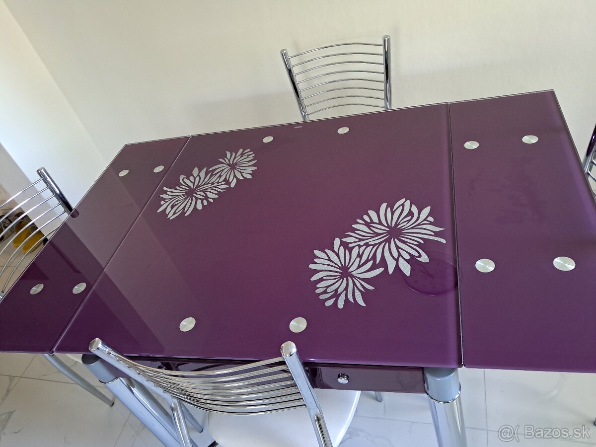 Jedalensky stol so stolickami - 3