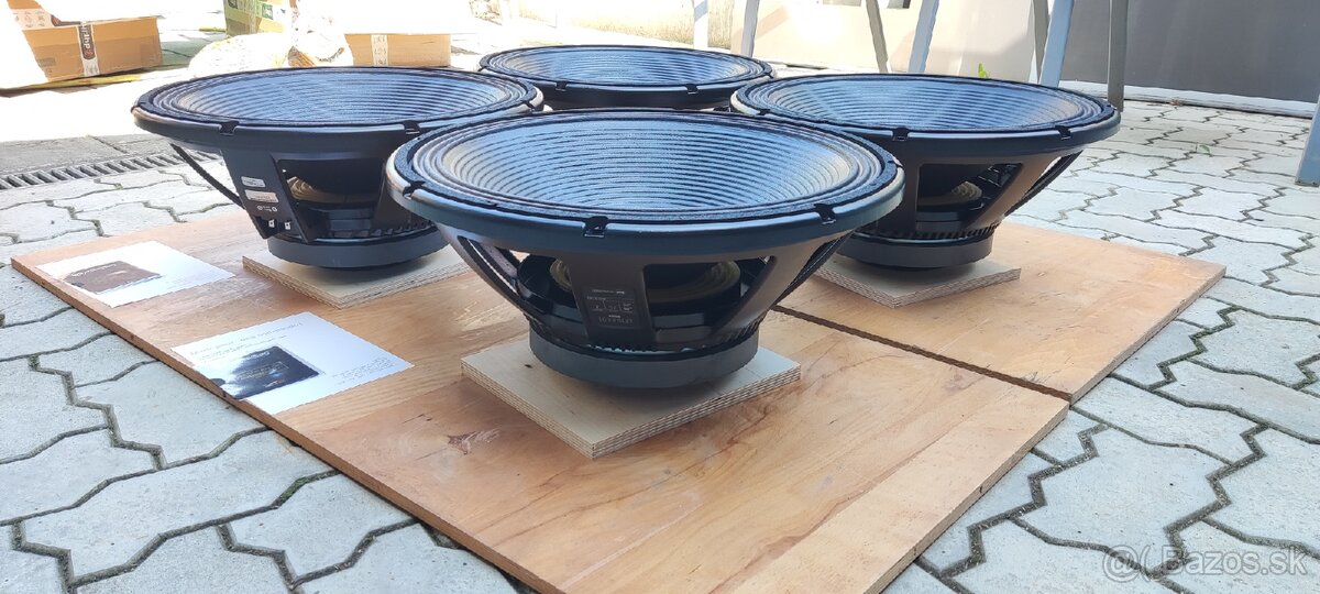 Predám 2ks RCF LF18X401 - 3