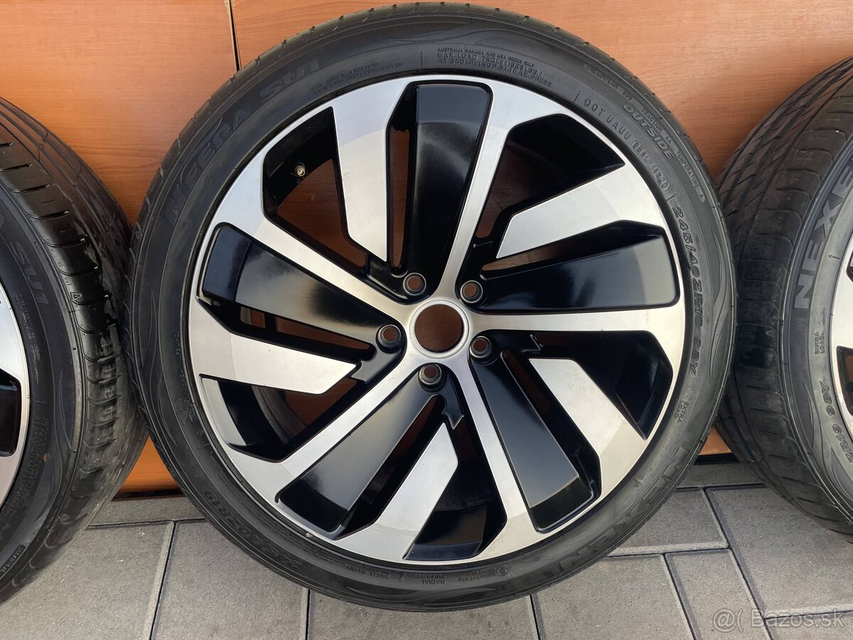 ARTEON MONTEVIDEO 245 40 R19 letné - 3