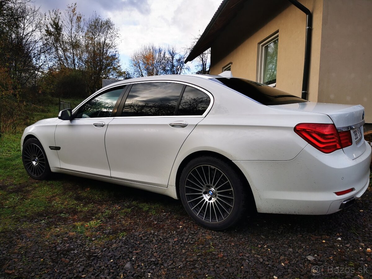 Bmw 750Li 300kw max výbava masáže - 3