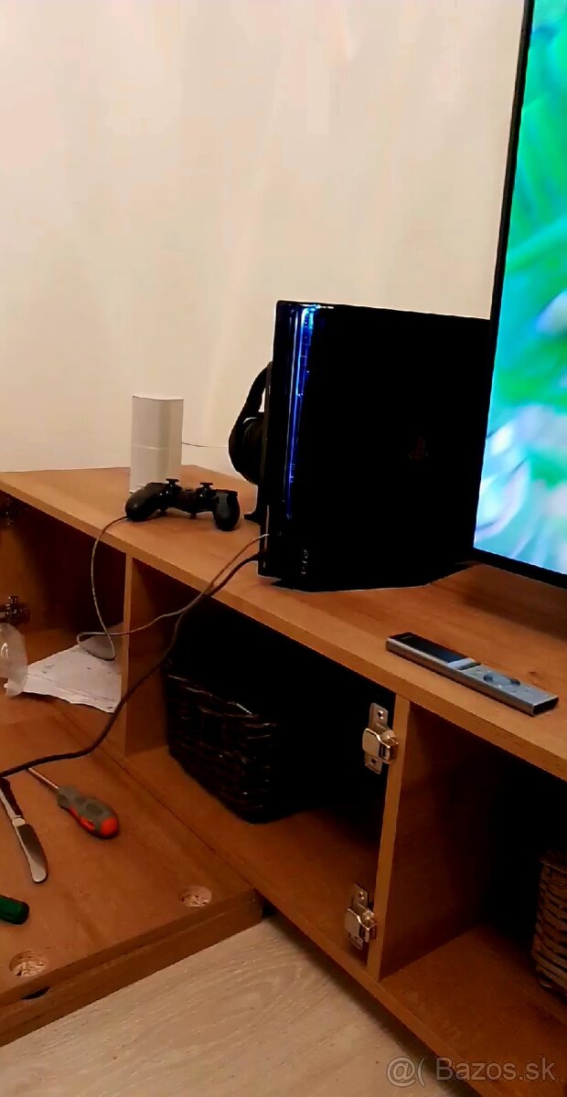 Playstation 4 Pro 500 Millions Limited Edition - 3