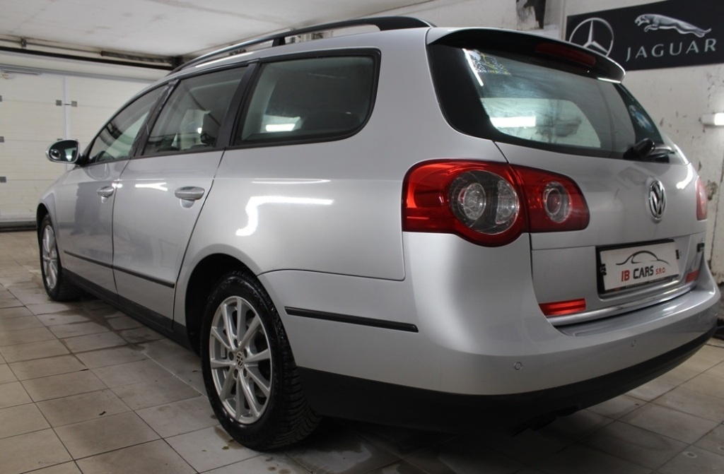 Volkswagen Passat Variant 2.0 TDI Trendline DSG - 3