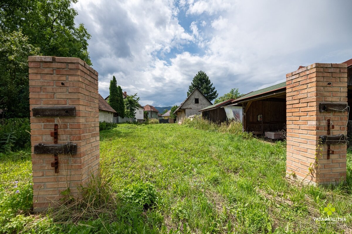 KRÁSNY POZEMOK SO STARŠÍM RODINNÝM DOMOM - POLUVSIE - 3