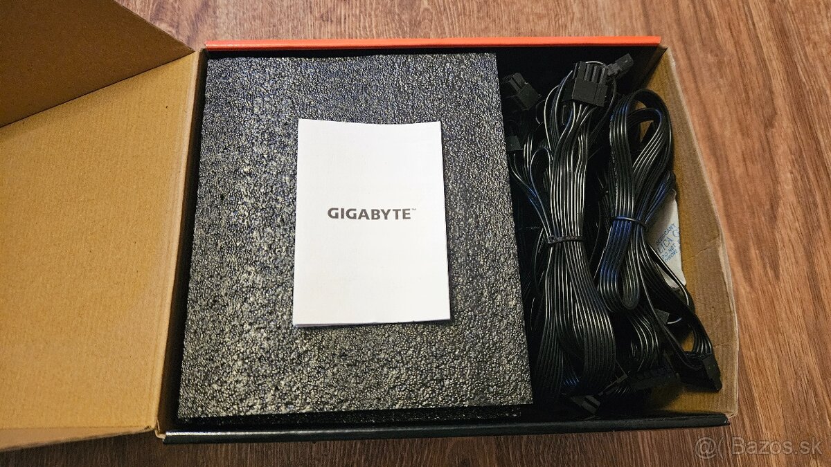 GIGABYTE zdroj 750W 80PLUS Gold Modular PG5 V2 GP-UD750GM - 3