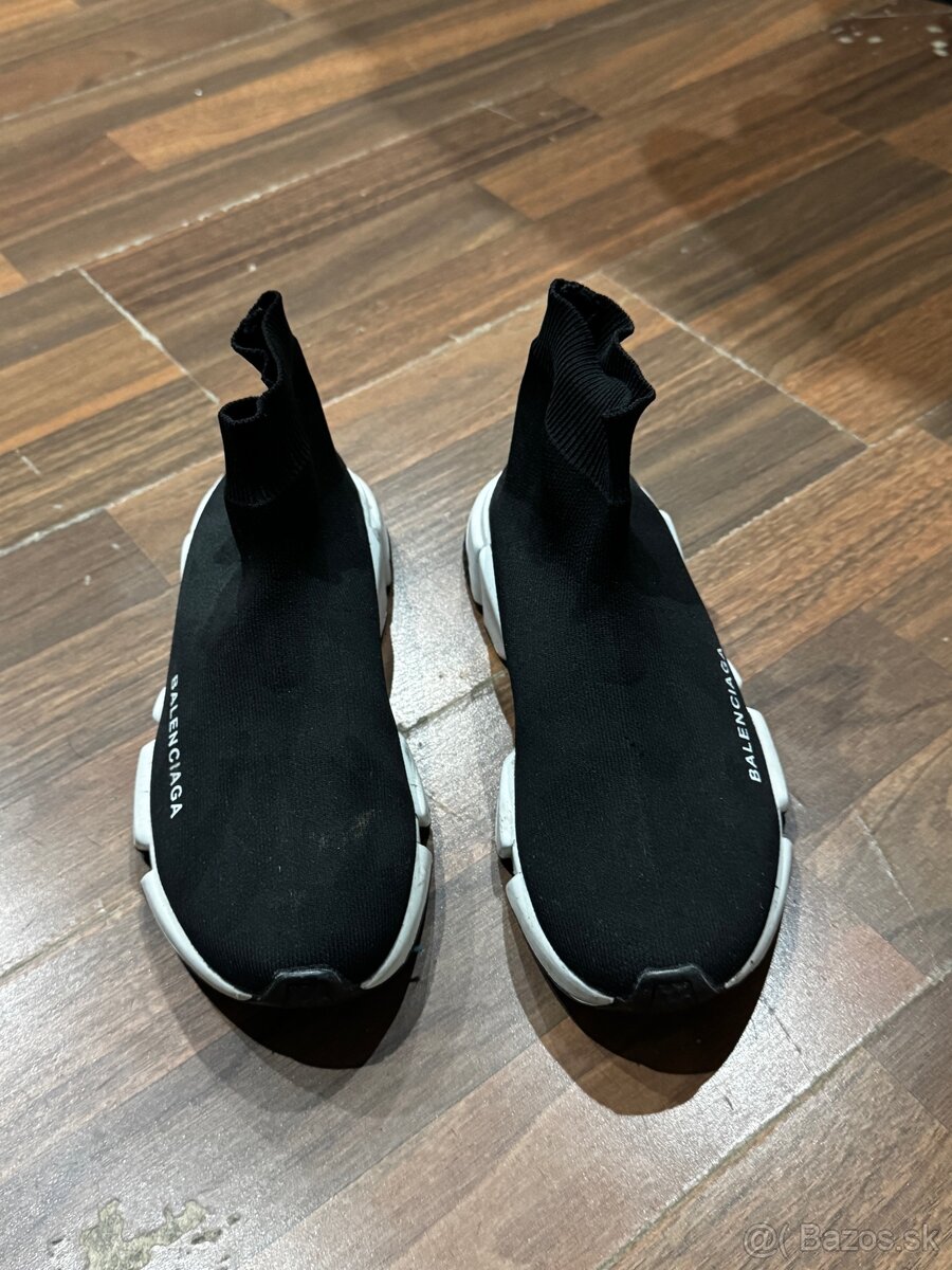 Balenciaga - 3