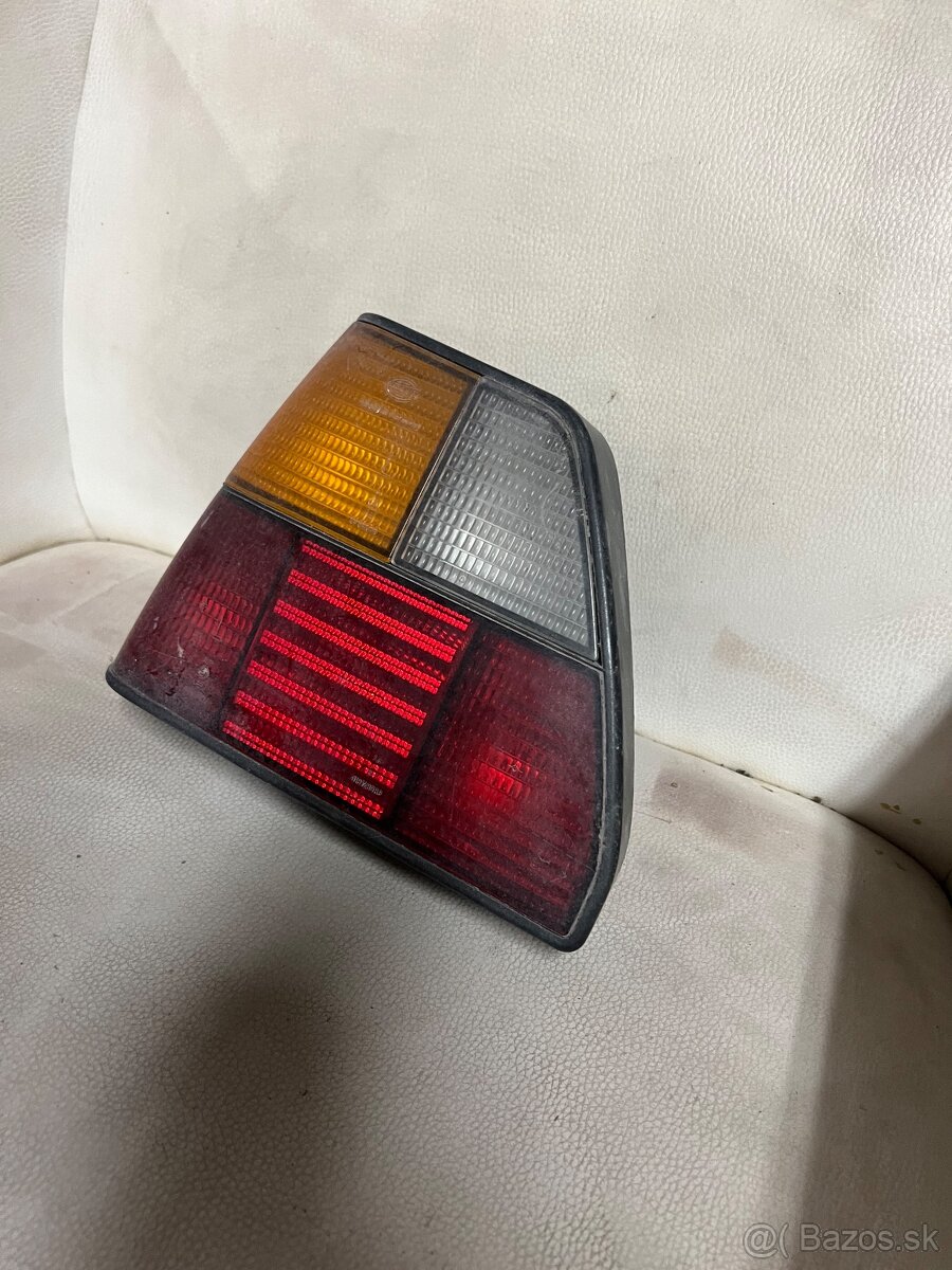 Predám zadné svetlo VW Golf 2 - 3