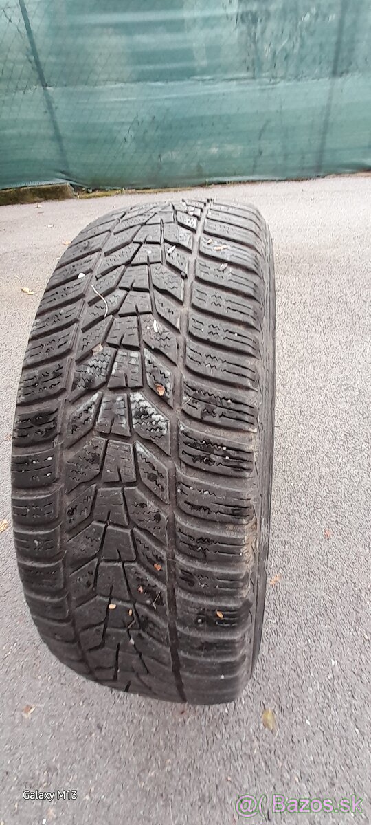 Predám Zimné pneumatiky Hankook evo 3. 225/60R17 - 3