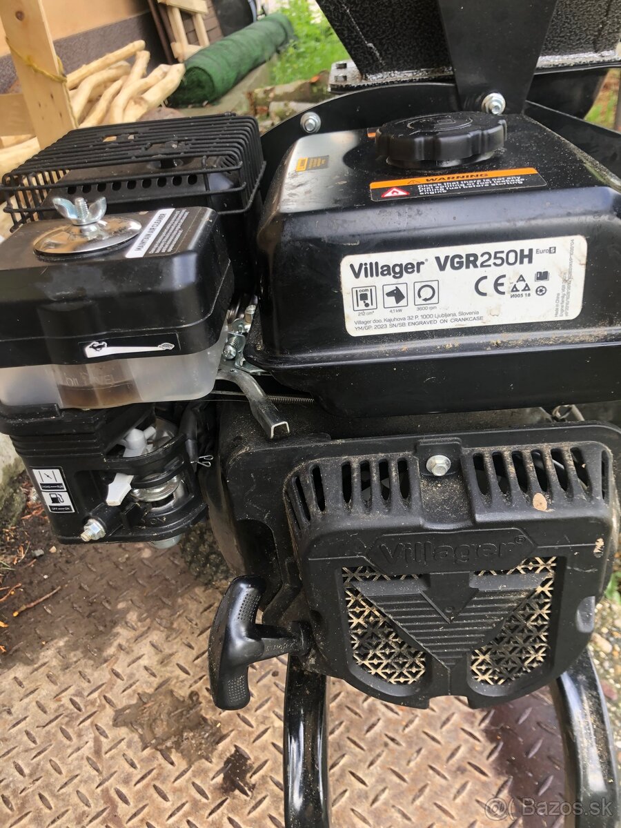 Benzínový štiepkovač Villager 75cm - 3