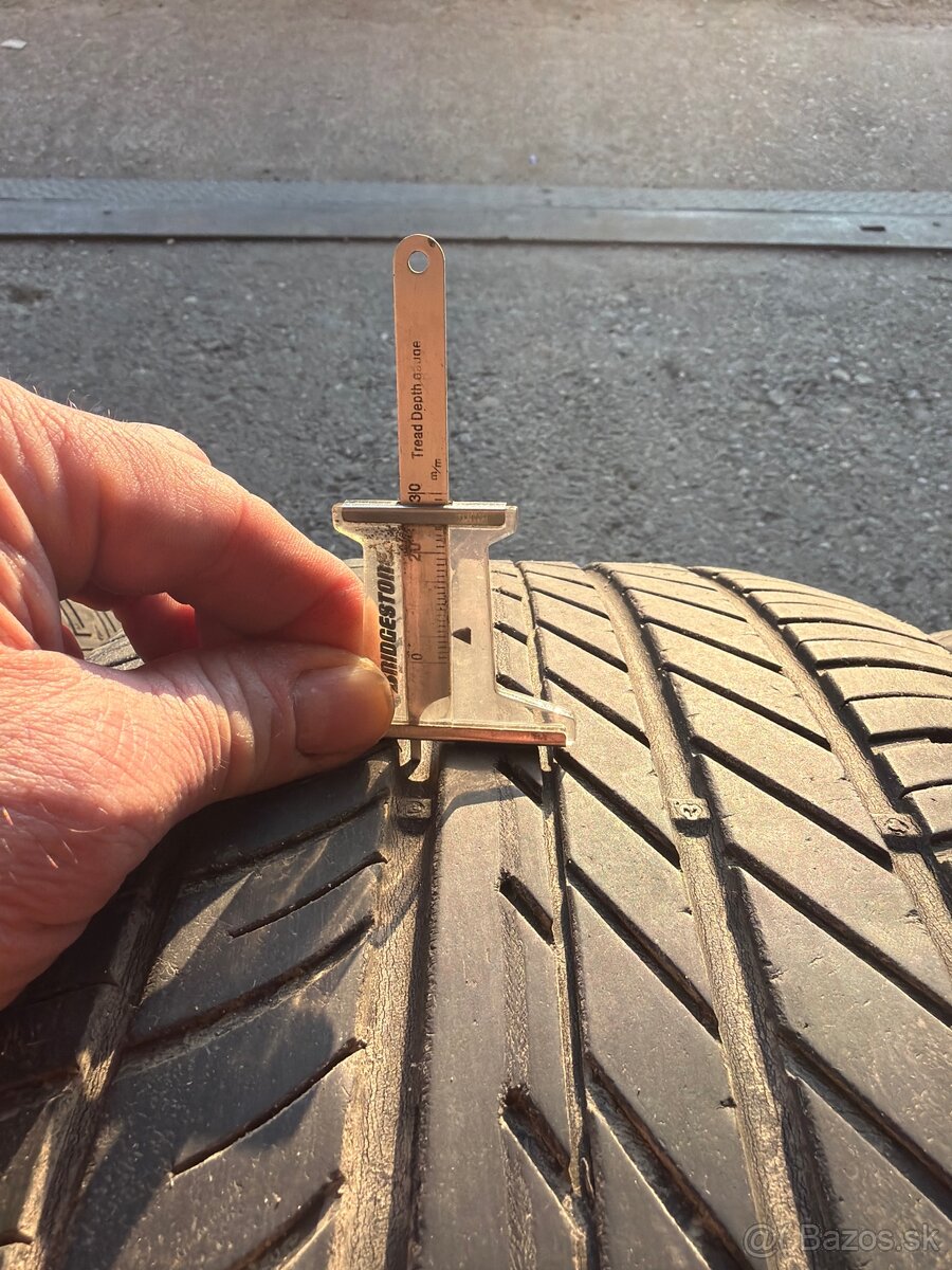 255/50R20 Good Year - 3