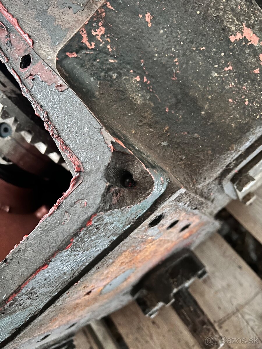 Zadný difecencial zetor - 3