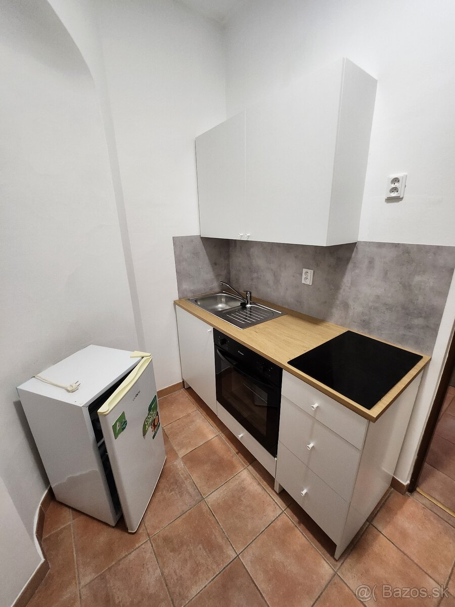 1 izbový apartmán v centre mesta - 3