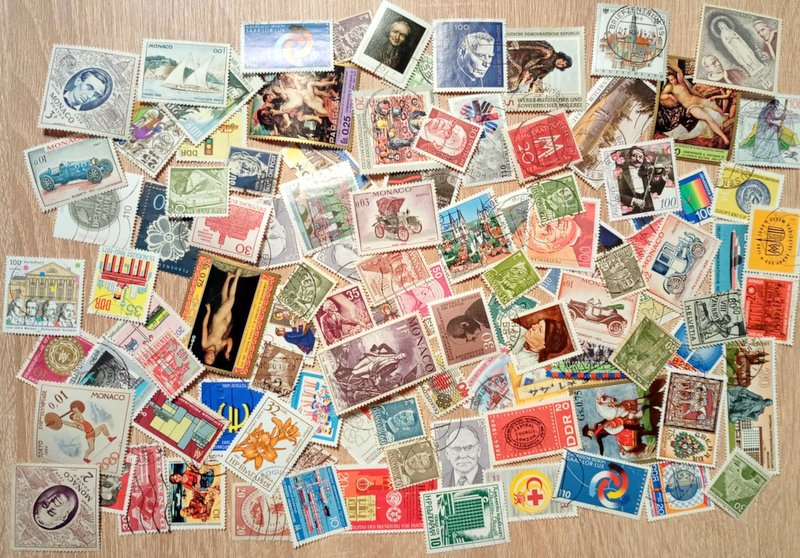 Predám balík poštových známok 1000 ks. č 4 - 3