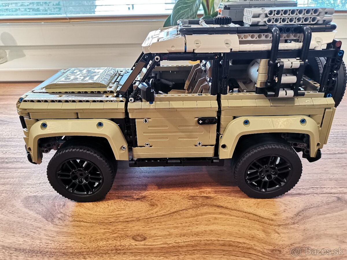 Land Rover Defender - 3