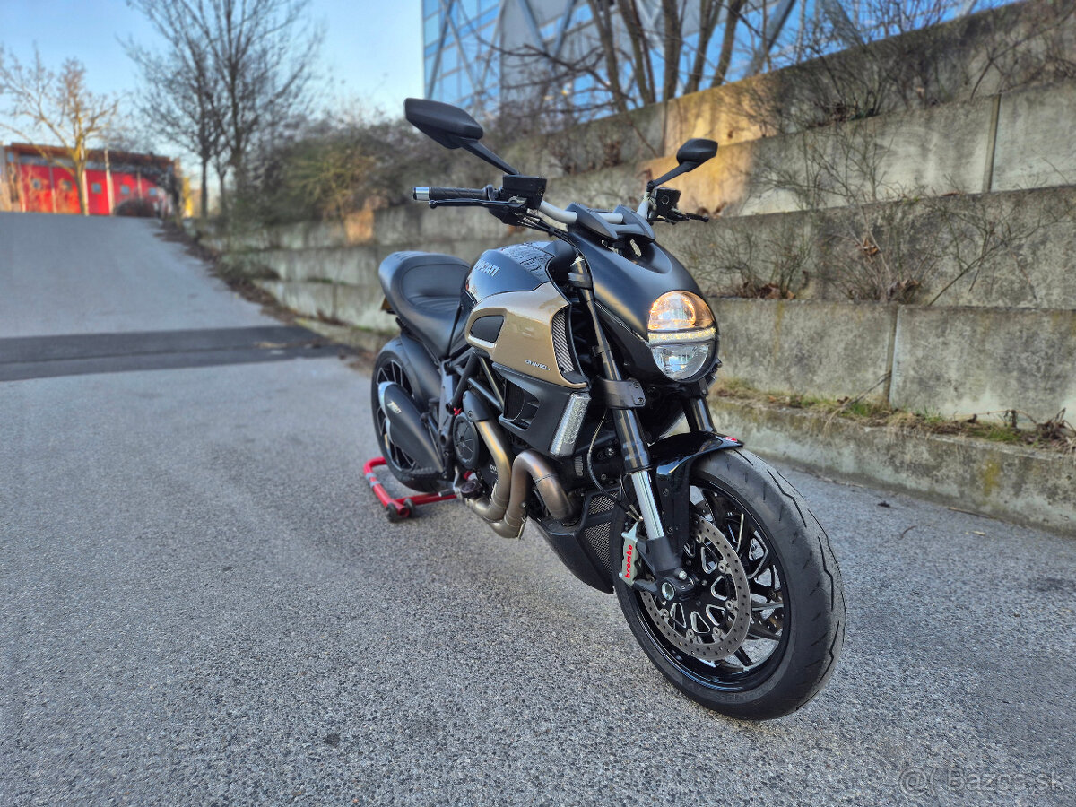 Ducati Diavel 1200 - 3