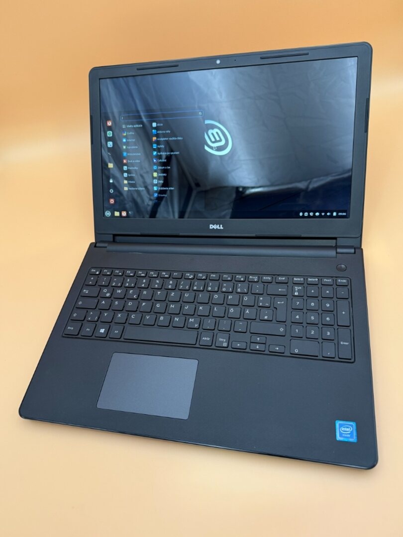 Notebook Dell Celeron N3060 / 8GB RAM / 128GB SSD / HD - 3