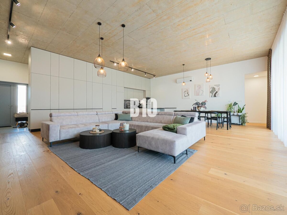 Luxusná vila s dvojgarážou a slnečným pozemkom v mestskej ča - 3