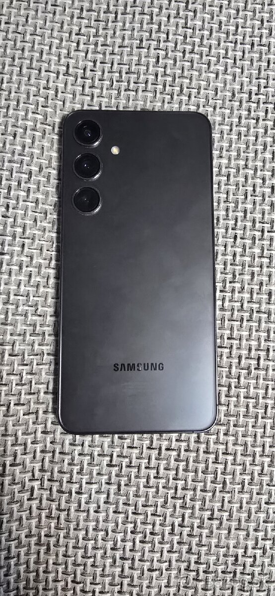 Samsung galaxy s24+ - 3