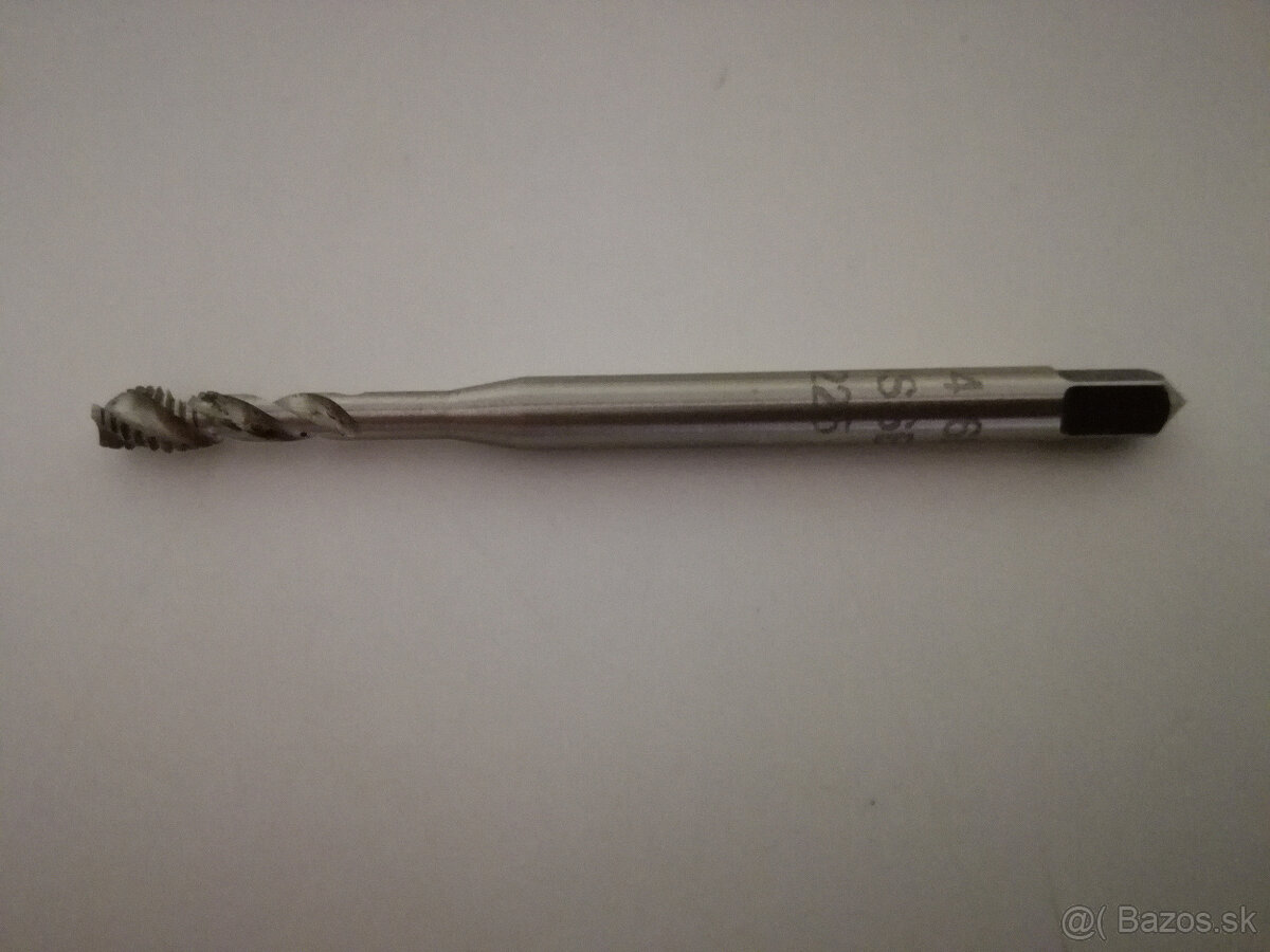 STROJNÝ ZÁVITNÍK KOBALTOVÝ - 3