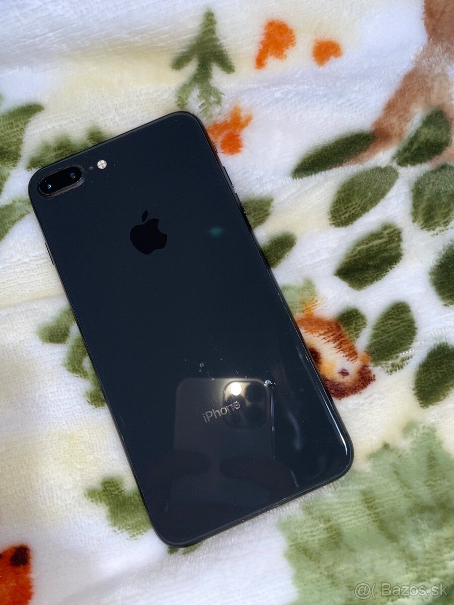 Apple iPhone 8 Plus – 64 GB – plne funkčný - 3