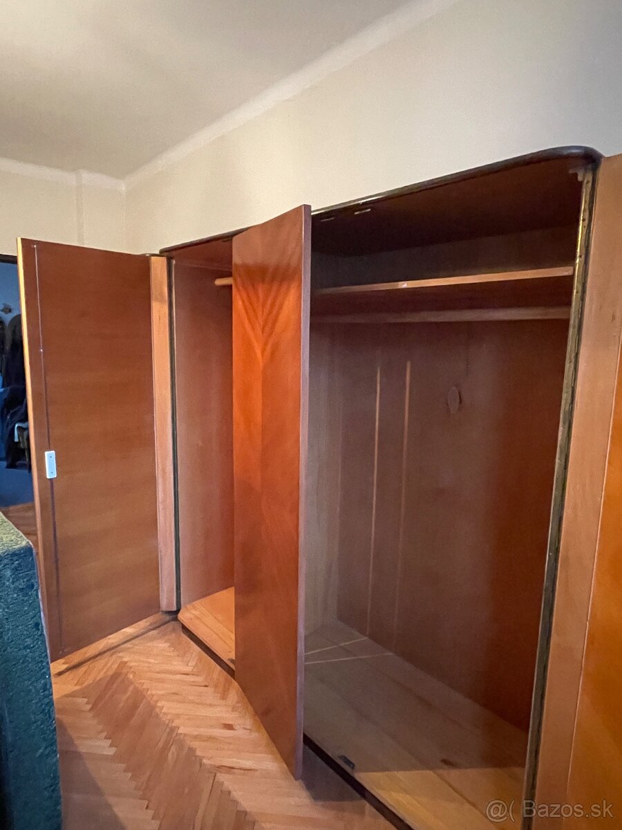 Skrine do spálne - masívne - 3