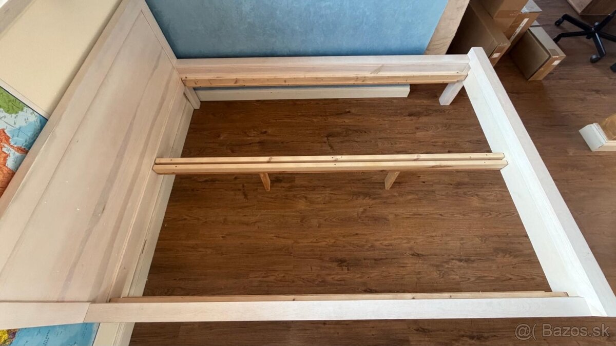 Biela drevena postel 140x200cm - 3