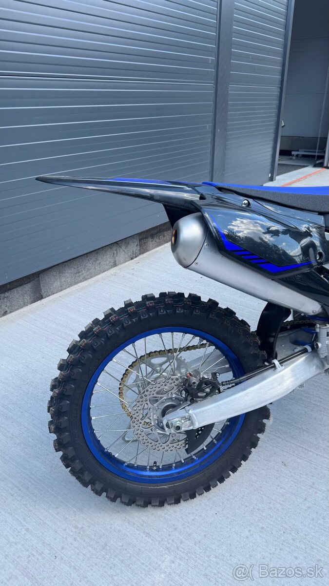Yamaha YZ250F Monster - 3