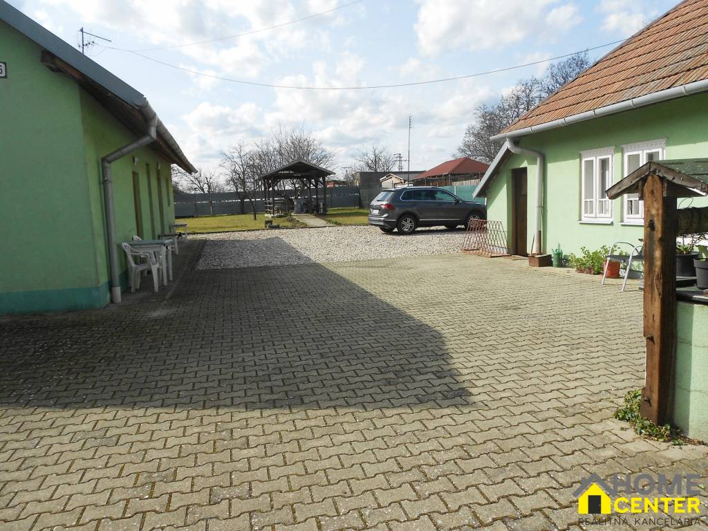 Na predaj :7 izbový rodinný dom - ubytovanie Podhájska , - 3