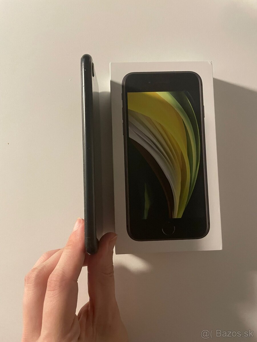 Iphone SE (2020), čierny, 64GB, batéria 90%, cena aj dohodou - 3