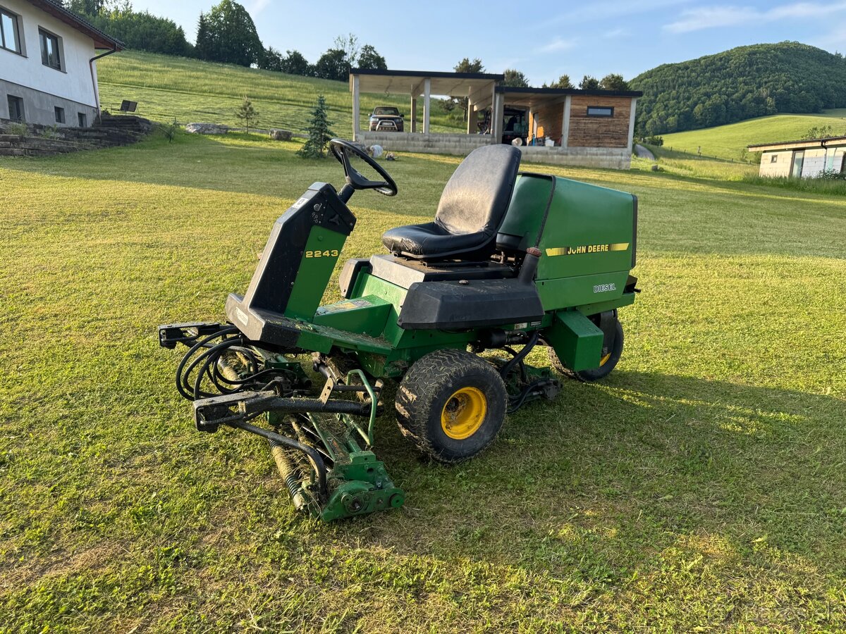 Kosačka John Deere 2243 - 3