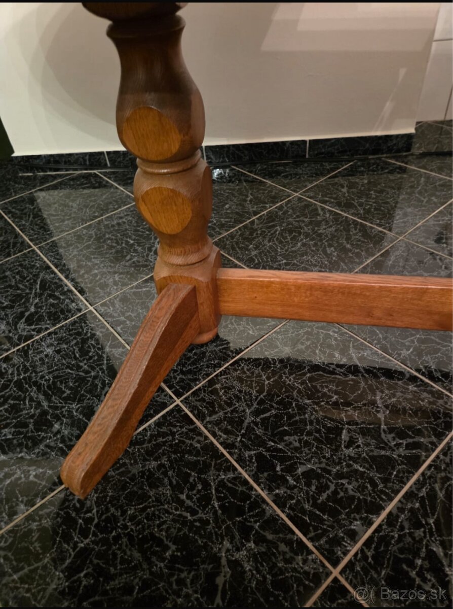 Predám masivný drevený stôl - 3