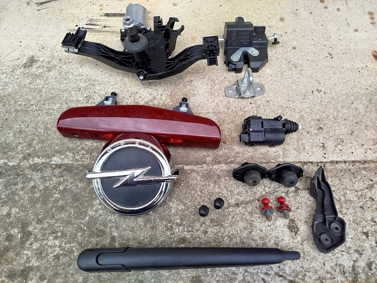Opel corsa E Diely zadnej kapoty - 3