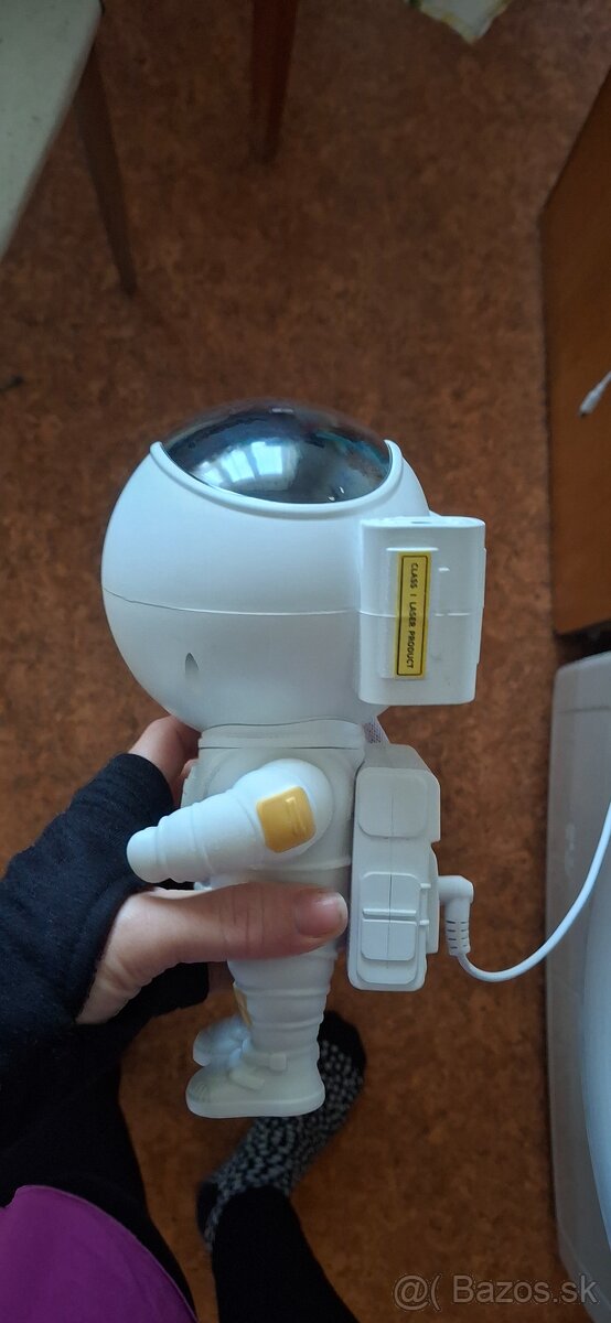 Predám led svetlo kozmonauta. - 3