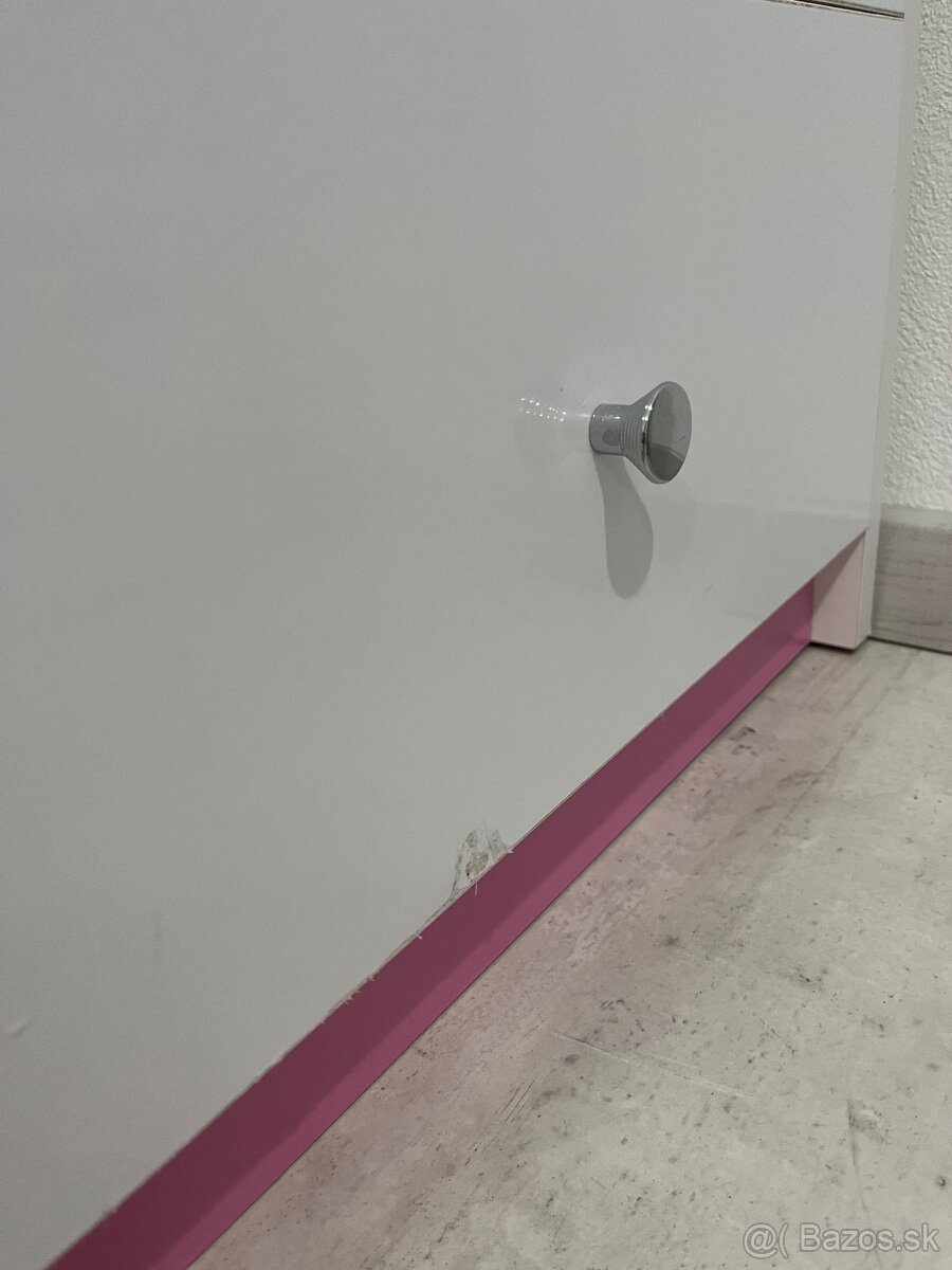 Dievčenská skriňa - 3