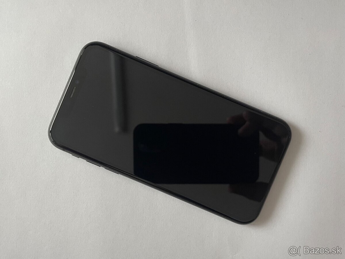 iPhone 11 Black - reštartuje sa - 3