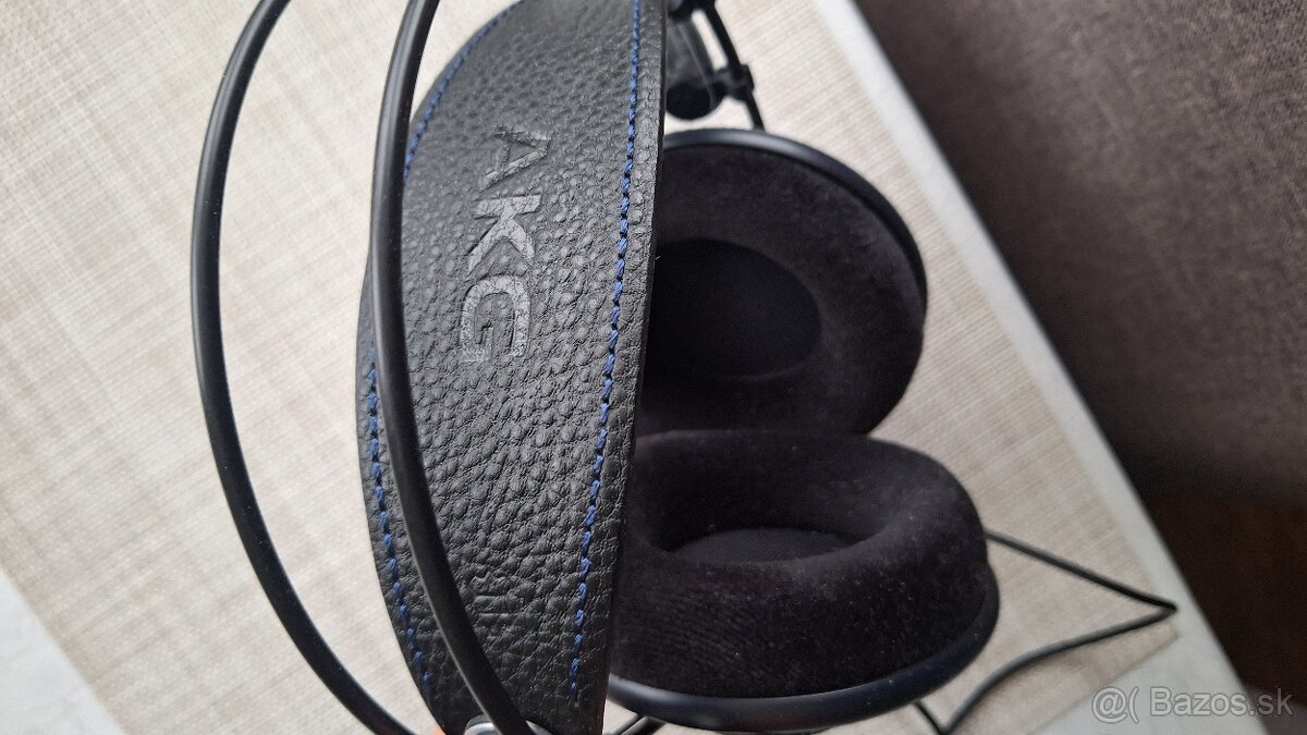 Sluchadla AKG K702 - 3